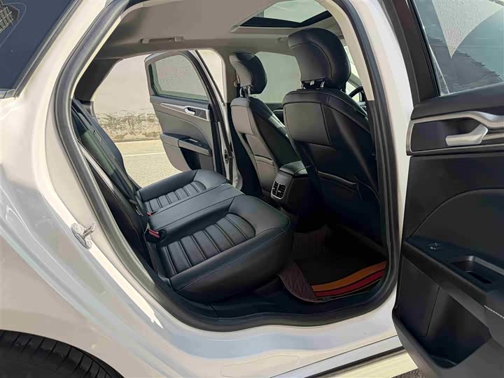 Фото 7 - Ford Mondeo