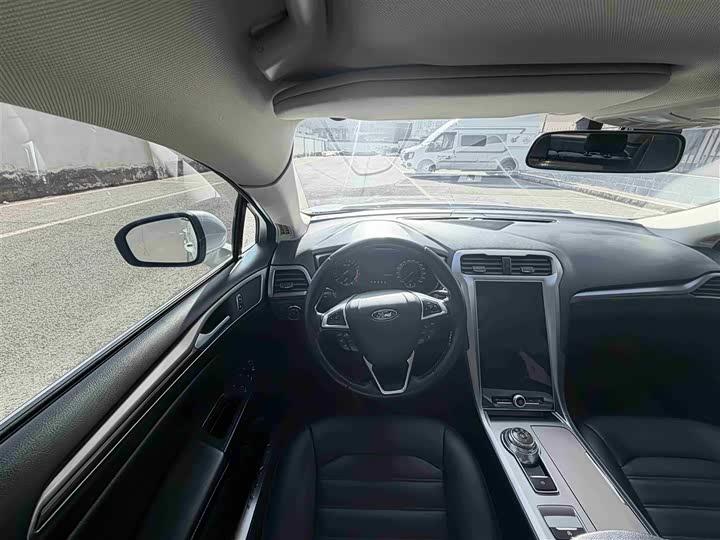 Фото 9 - Ford Mondeo