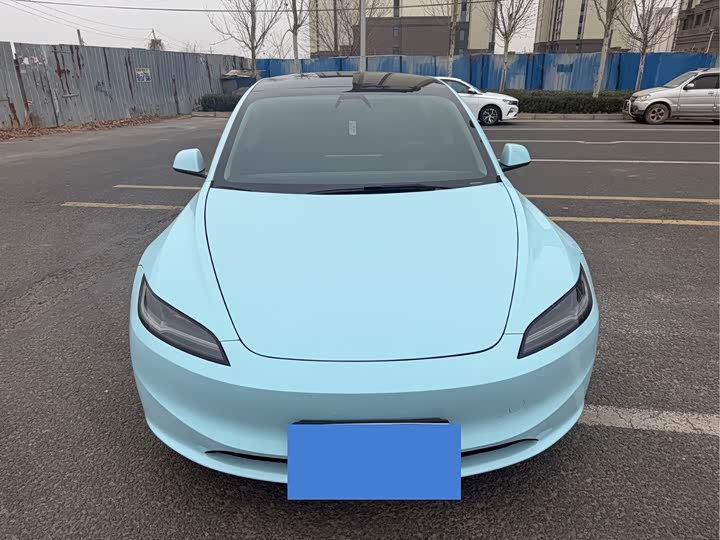 Фото 2 - Tesla Model 3