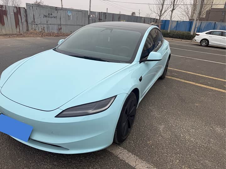 Фото 3 - Tesla Model 3