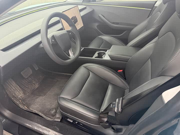 Фото 4 - Tesla Model 3