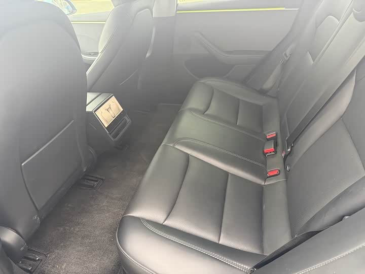 Фото 6 - Tesla Model 3