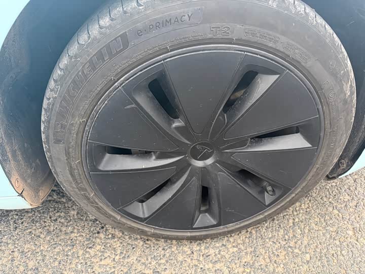 Фото 9 - Tesla Model 3