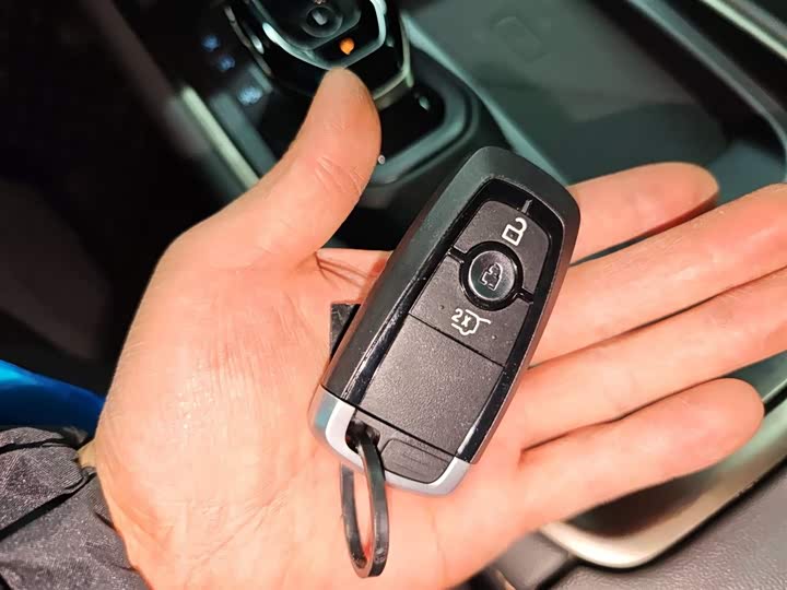 Фото 9 - Ford Edge