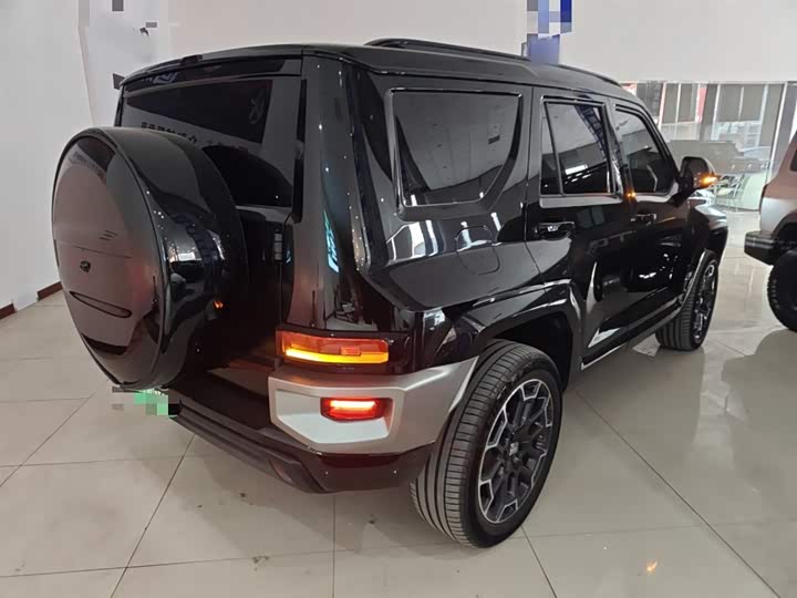 Фото 7 - Tank 700 Hybrid