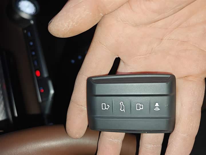 Фото 9 - Tank 700 Hybrid