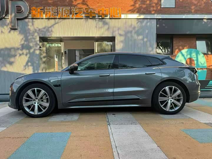 Фото 3 - Zeekr 001