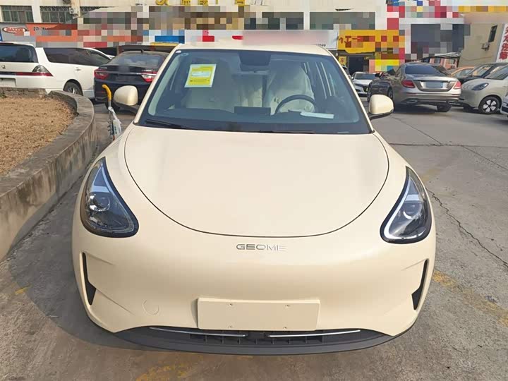 Фото 3 - Geely Galaxy Geome