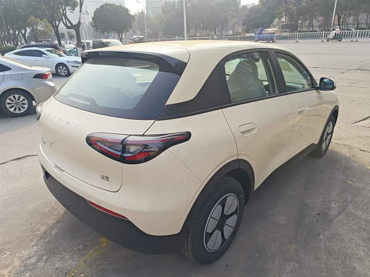 Фото 7 - Geely Galaxy Geome