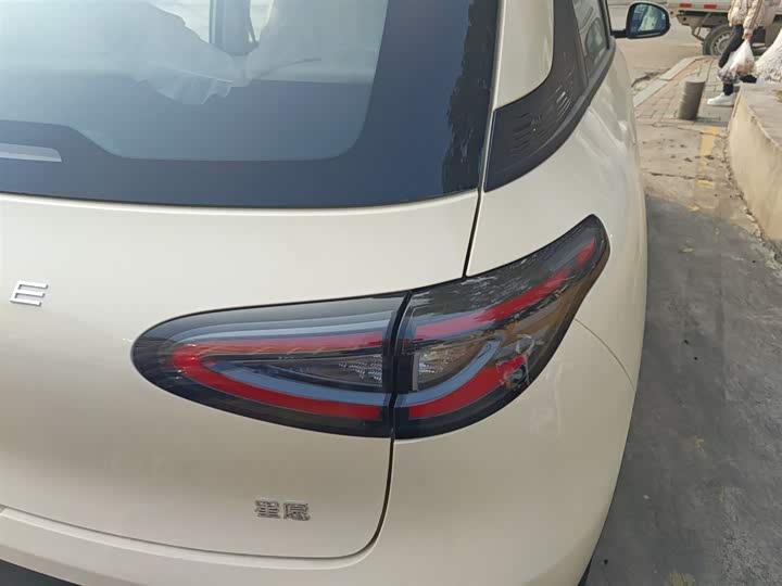 Фото 8 - Geely Galaxy Geome