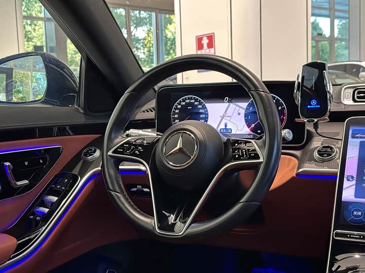 Фото 9 - Mercedes-Benz S-Class