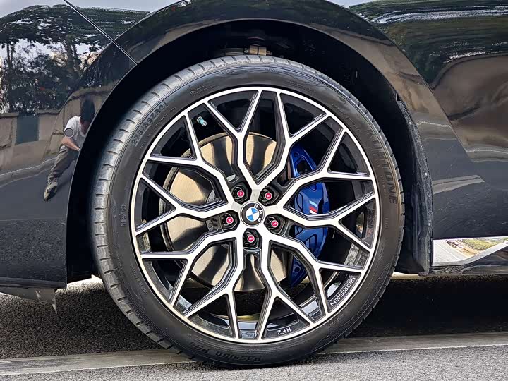 Фото 3 - BMW 7 Series