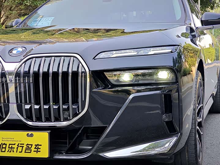 Фото 4 - BMW 7 Series