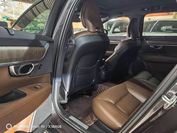 Фото 4 - Volvo V90