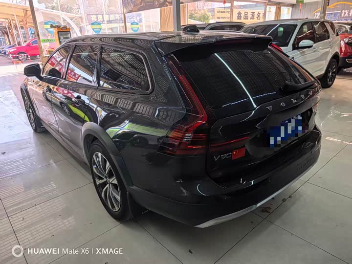 Фото 7 - Volvo V90