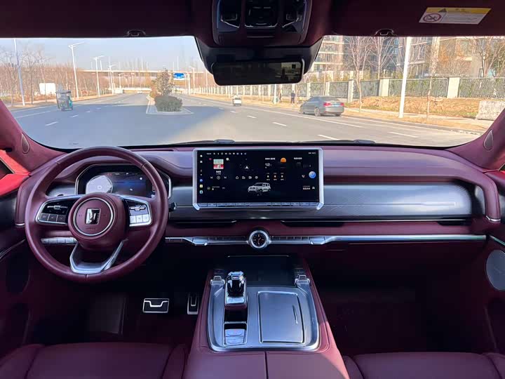 Фото 5 - Tank 700 Hybrid