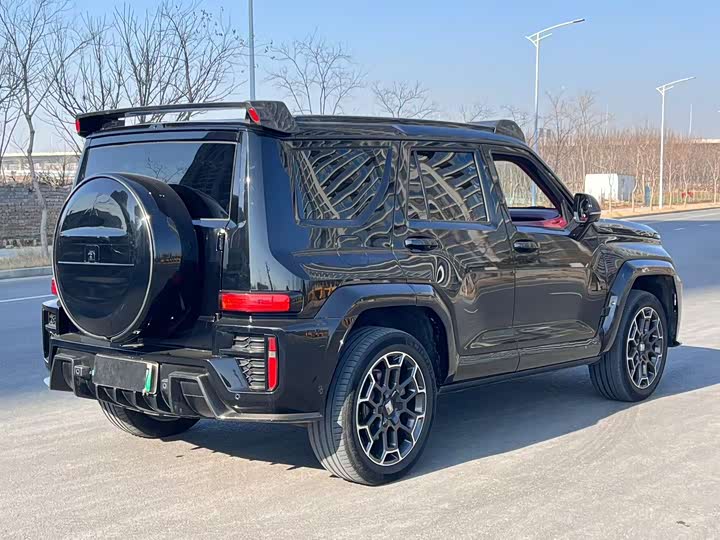 Фото 7 - Tank 700 Hybrid