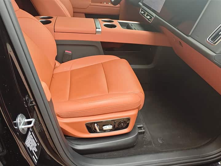 Фото 8 - LiXiang L8