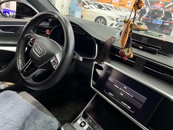 Фото 3 - Audi A6L