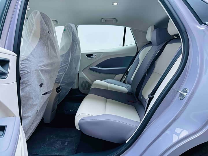 Фото 4 - MG Motor 4 EV