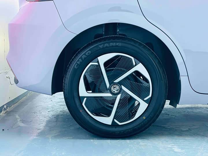 Фото 7 - MG Motor 4 EV