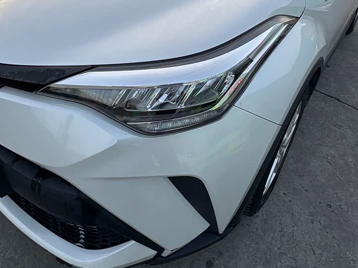 Фото 5 - Toyota C-HR