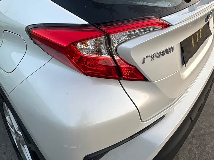 Фото 6 - Toyota C-HR