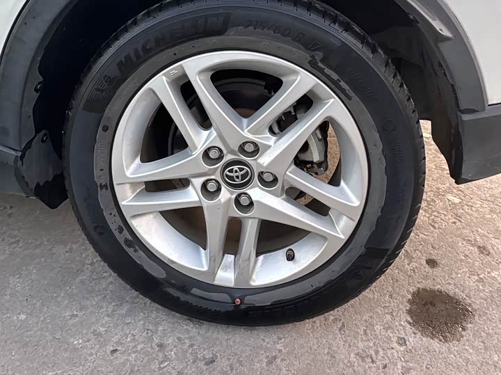 Фото 7 - Toyota C-HR