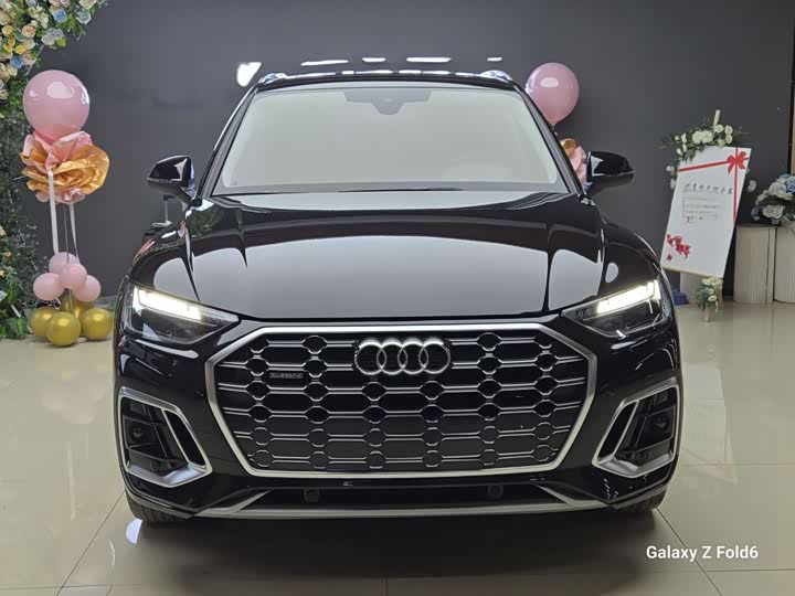 Фото 2 - Audi Q5L