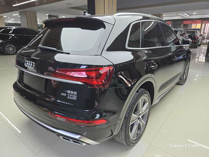 Фото 6 - Audi Q5L