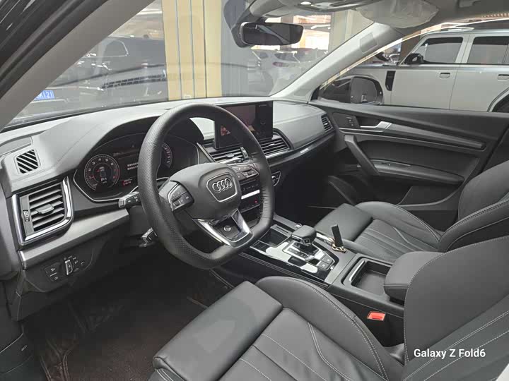 Фото 7 - Audi Q5L