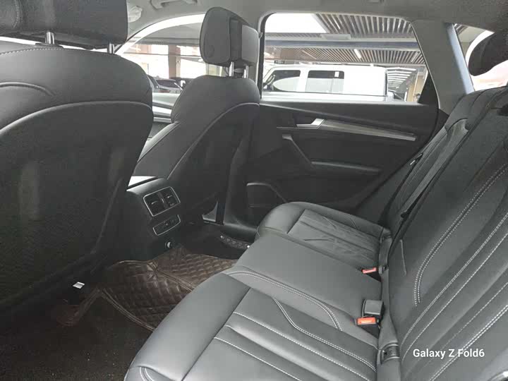 Фото 9 - Audi Q5L