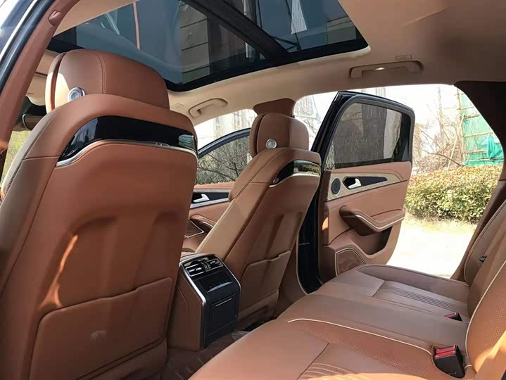 Фото 7 - Hongqi H9