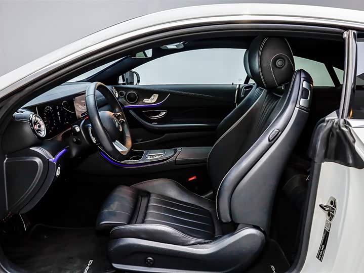 Фото 8 - Mercedes-Benz E-Class