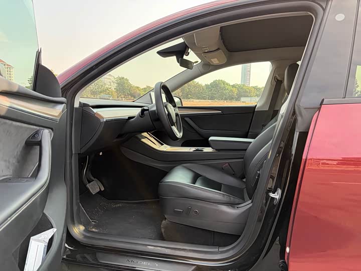 Фото 5 - Tesla Model Y