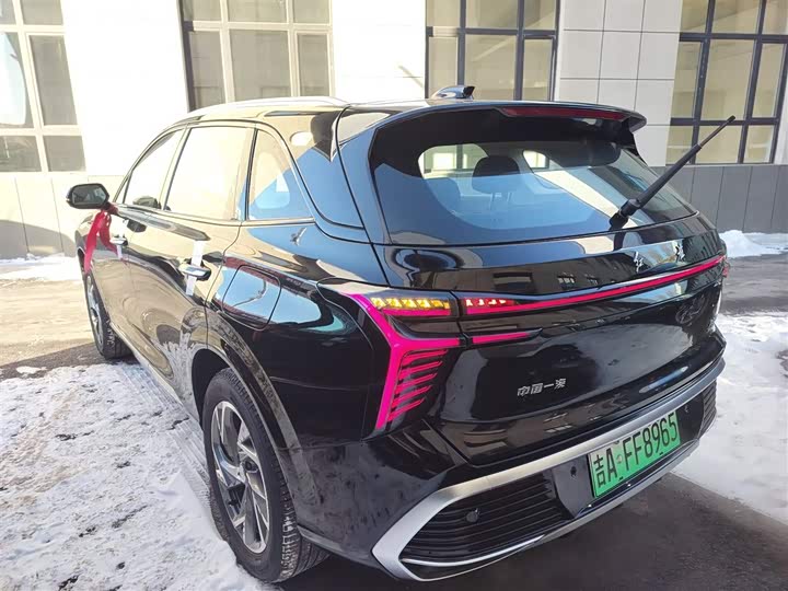 Фото 5 - Hongqi HS3 Hybrid