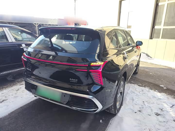 Фото 7 - Hongqi HS3 Hybrid