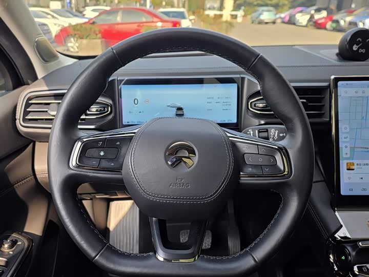 Фото 3 - Nio ES6