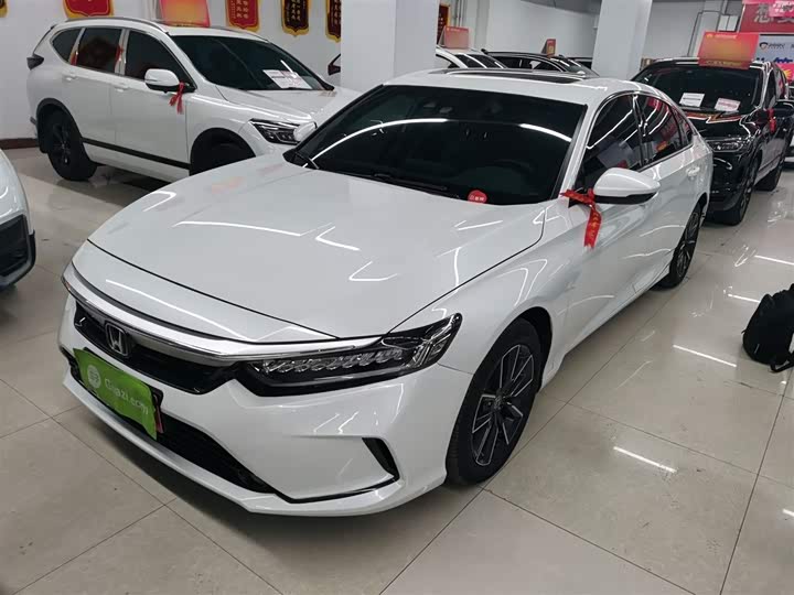 Фото 2 - Honda Inspire