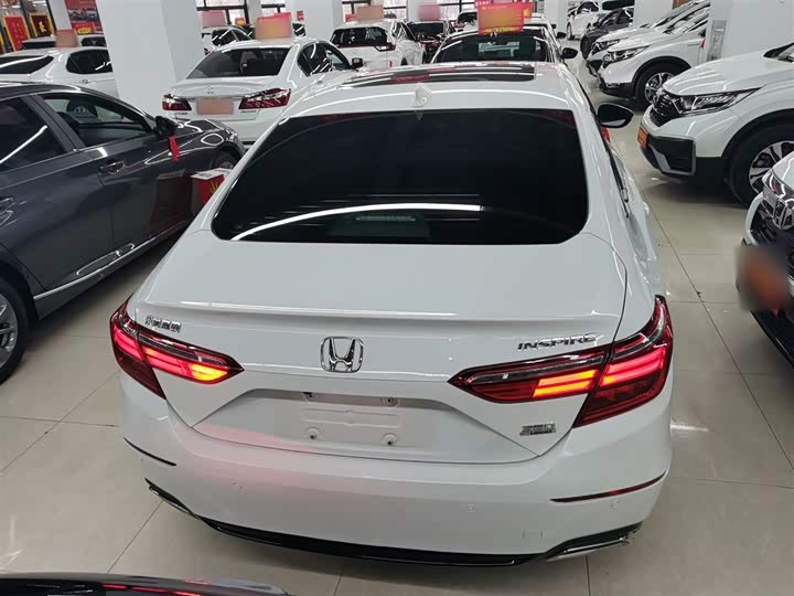 Фото 6 - Honda Inspire