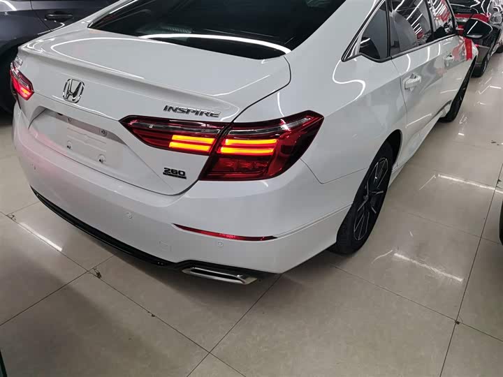 Фото 8 - Honda Inspire