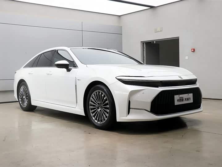 Фото 1 - Toyota Crown Sedan