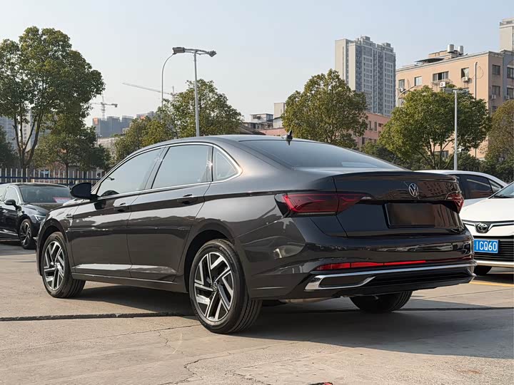 Фото 4 - Volkswagen Sagitar L