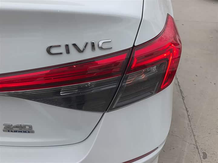 Фото 8 - Honda Civic