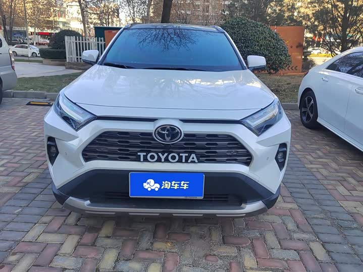 Фото 2 - Toyota RAV4