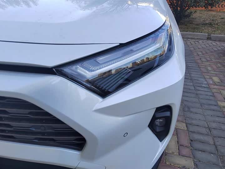 Фото 5 - Toyota RAV4