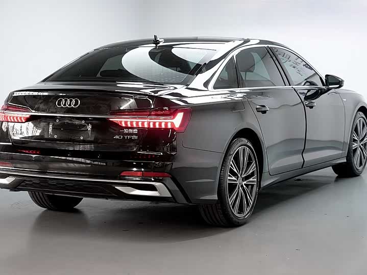 Фото 5 - Audi A6L