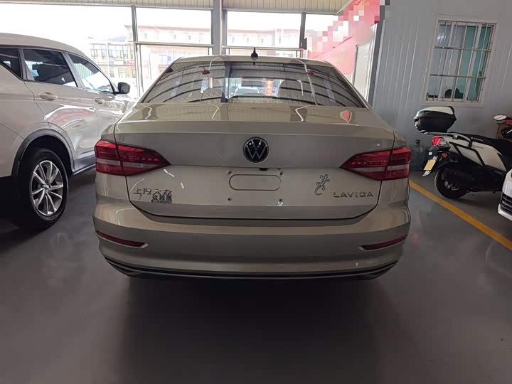 Фото 6 - Volkswagen Lavida