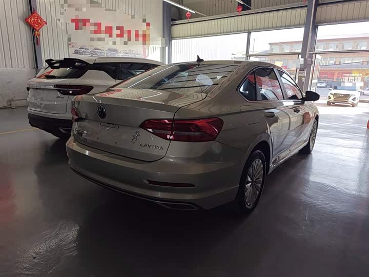 Фото 7 - Volkswagen Lavida