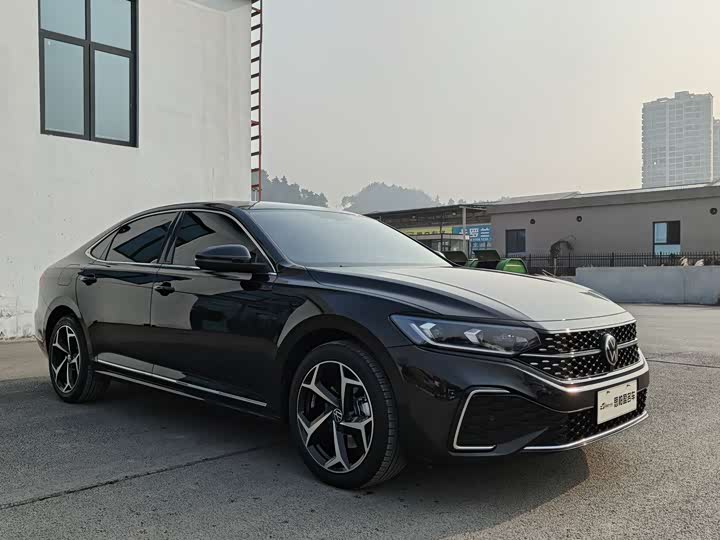 Фото 3 - Volkswagen Passat